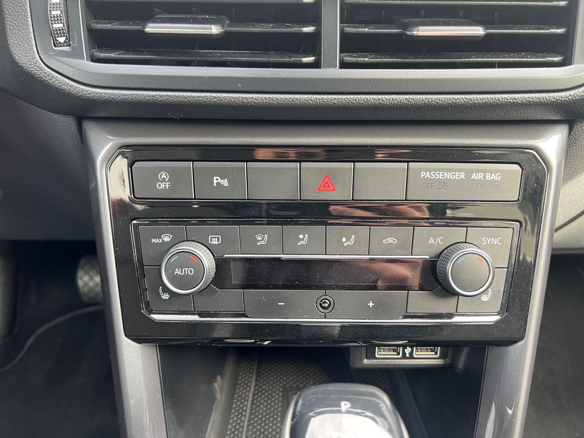 Volkswagen T-Cross 1.6 TDI  95ch DSG7 CARAT, SUIVI COMPLET, CAMERA DE RECUL, SIEGES CHAUFFANT