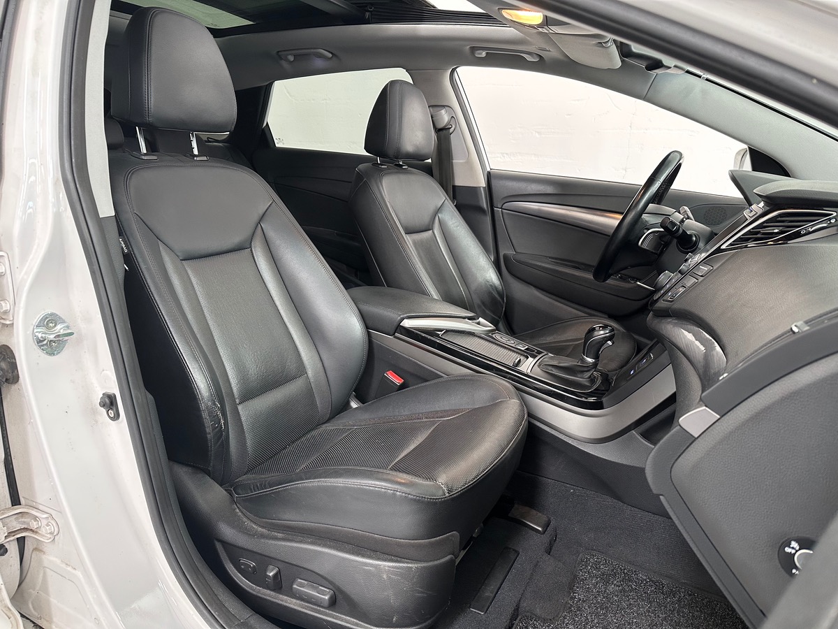 Hyundai i40 SW Business 1.7 CRDi 141 Blue Drive Business DCT-7