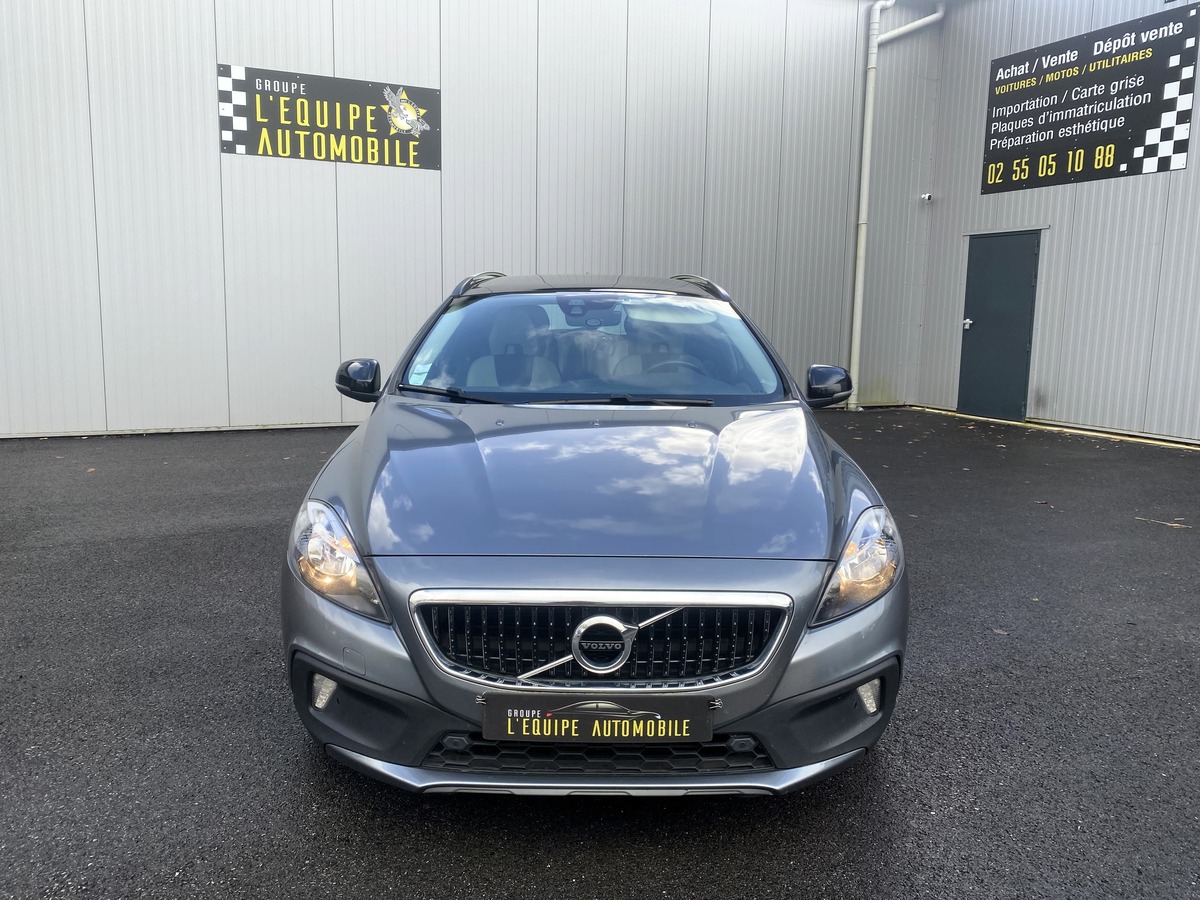 Volvo V40 Cross Country (2) 1.5 T3 152 CH R-DESIGN GEARTRONIC 6