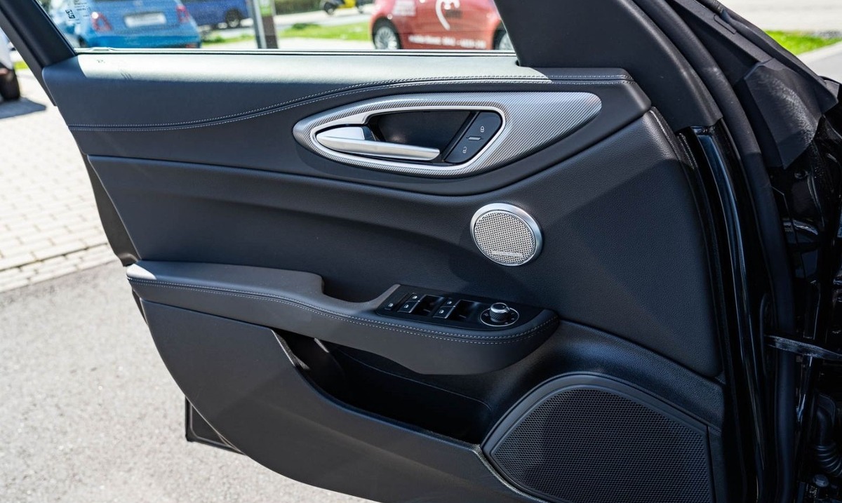 Alfa Romeo Giulia 2.2 Diesel 210ch Veloce Q4 AT8 Harman-Kardon