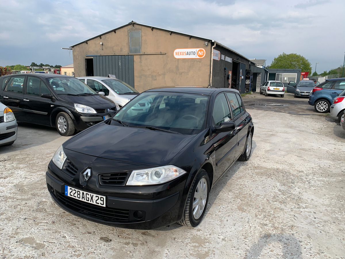 RENAULT Megane mégane 1.4i 16v 98CH 104718km