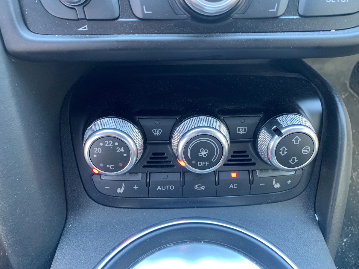 Audi R8 SPYDER 430 CHEVAUX