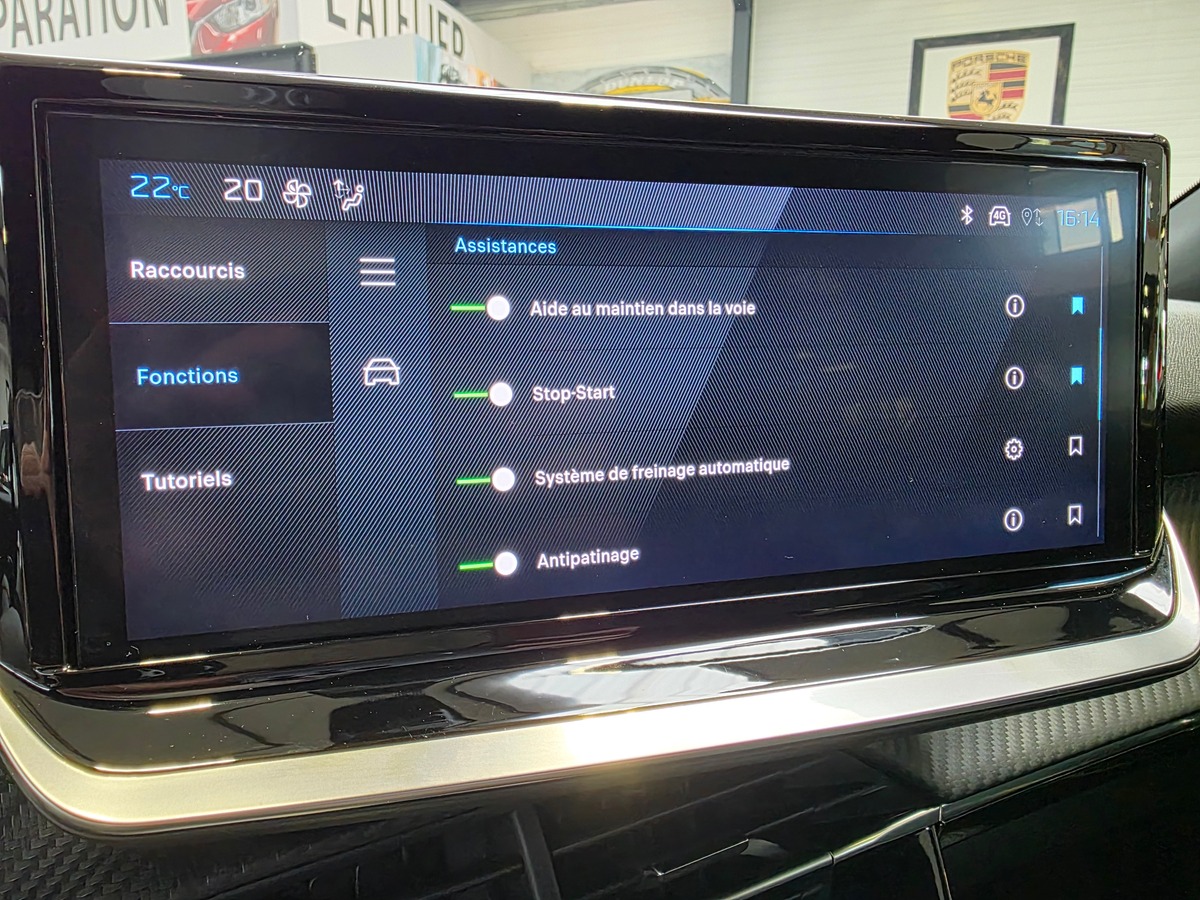 Peugeot 2008 II 130CH ALLURE BVA // ATTELAGE