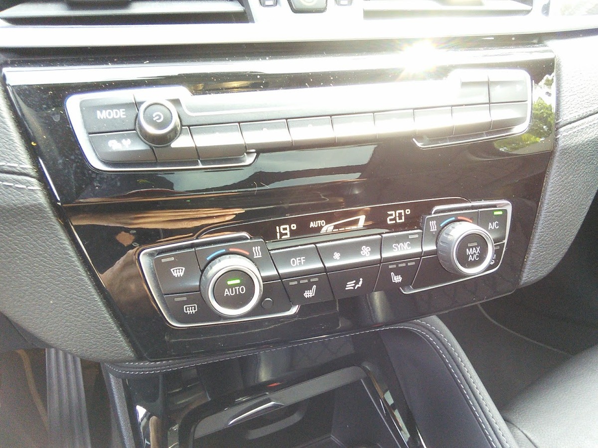 Bmw X1 LCI sDrive 2.0 i DCT7 179 cv xLine Boîte auto TOIT ouvrant PANORAMIQUE
