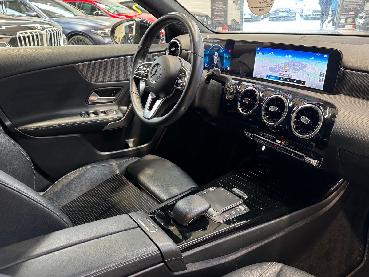 Mercedes-Benz Classe A 200 PROGRESSIVE LINE 163CV 7G-DCT 1ERE MAIN