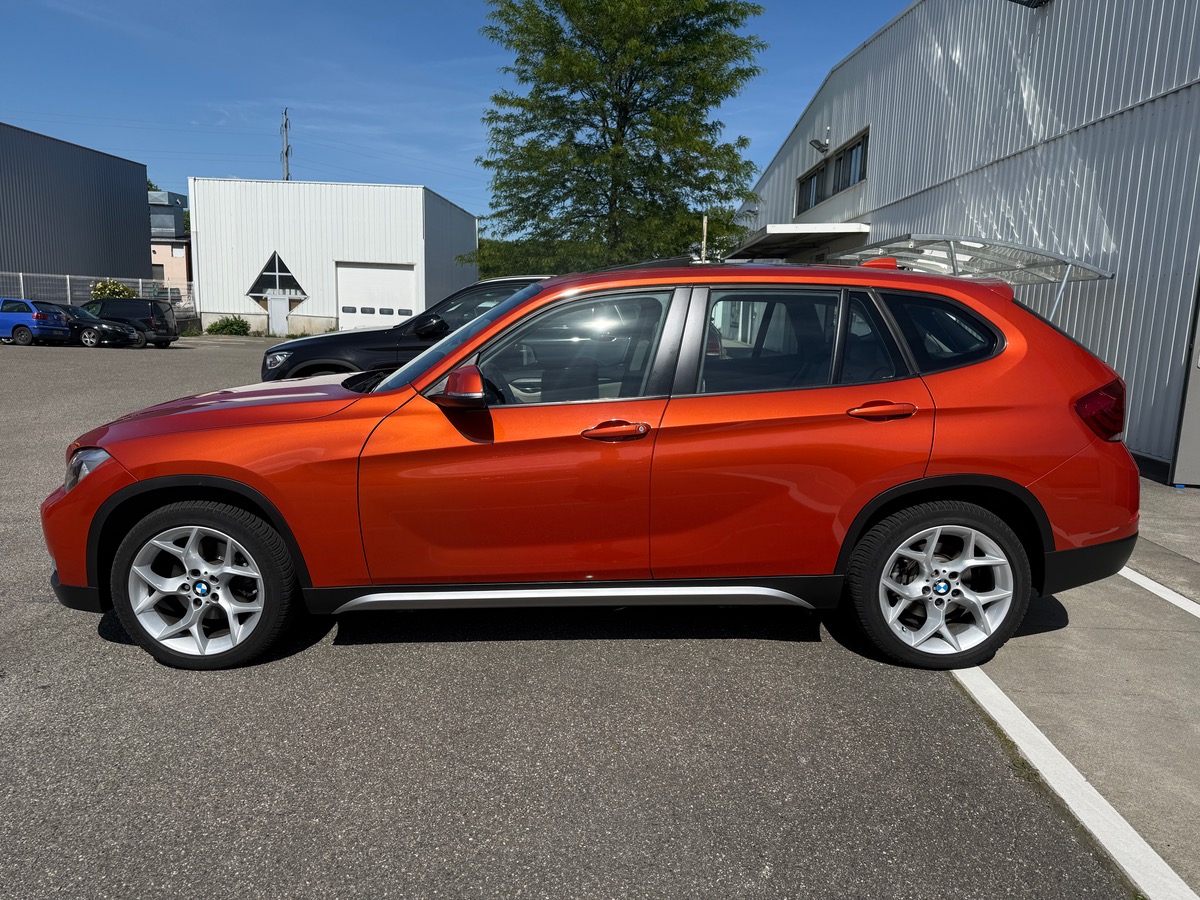Bmw X1 20i 2L  184 X-Drive boite 8  X-line, Toit ouvrant, Sièges chauffants, Suivi complet