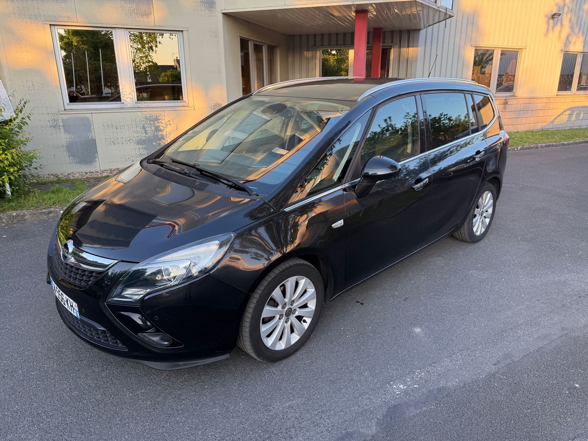 Opel Zafira Tourer 2.0 CDTI 131 CV cosmo 7 place 1er main 4XCB