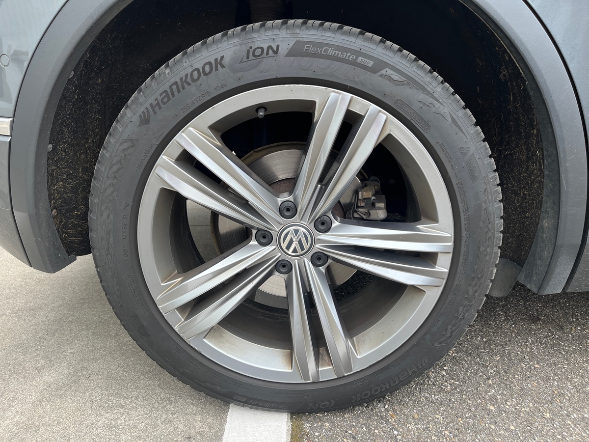 Volkswagen Tiguan 2.0 TDI 150ch DSG7 CARAT R-LINE , Suivi complet, Toit ouvrant, I-Cockpit
