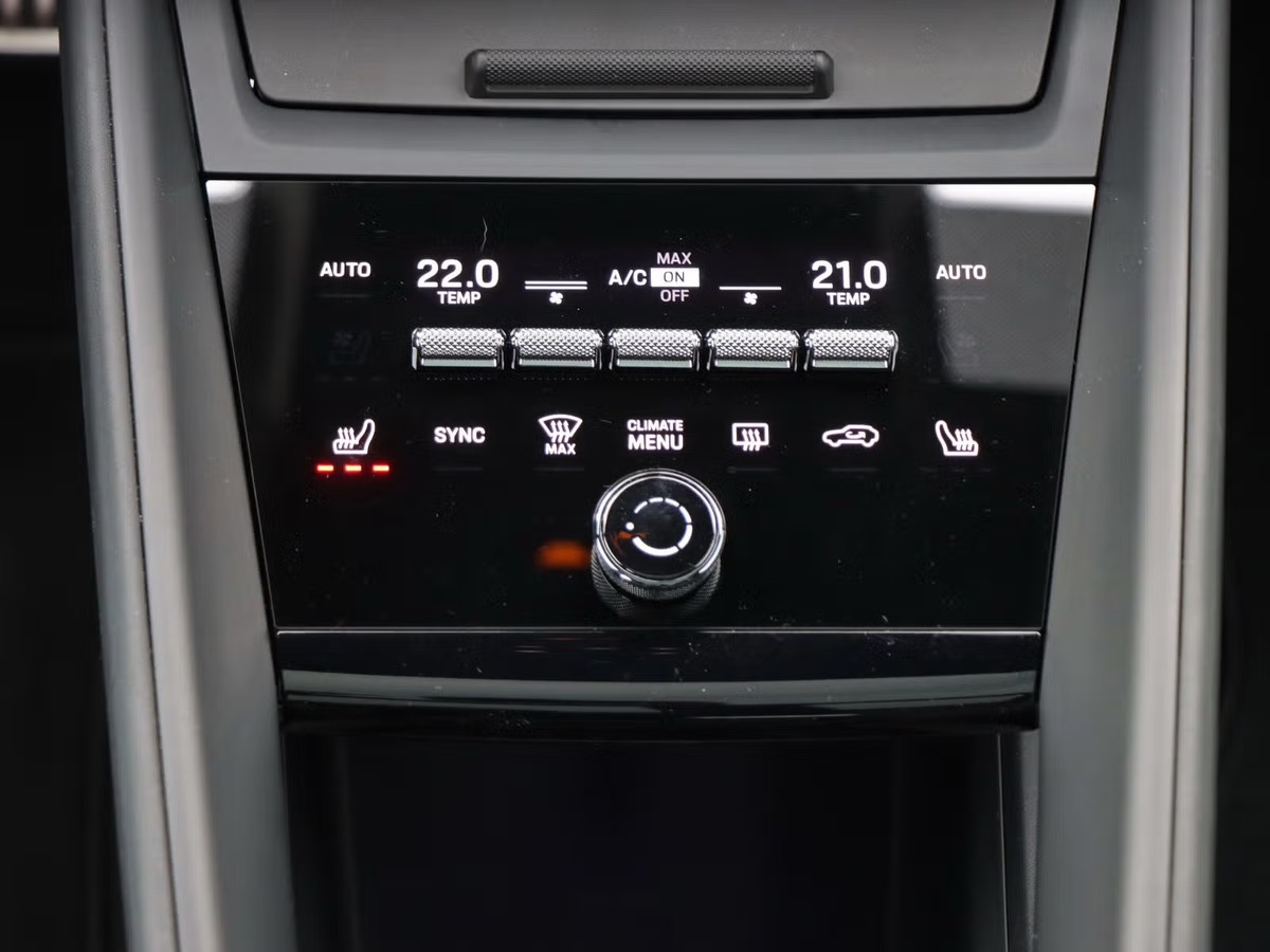 Porsche MACAN 4S 100% Electrique 516ch 22"/Sport Chrono/Pano/HeadUp/Innodrive