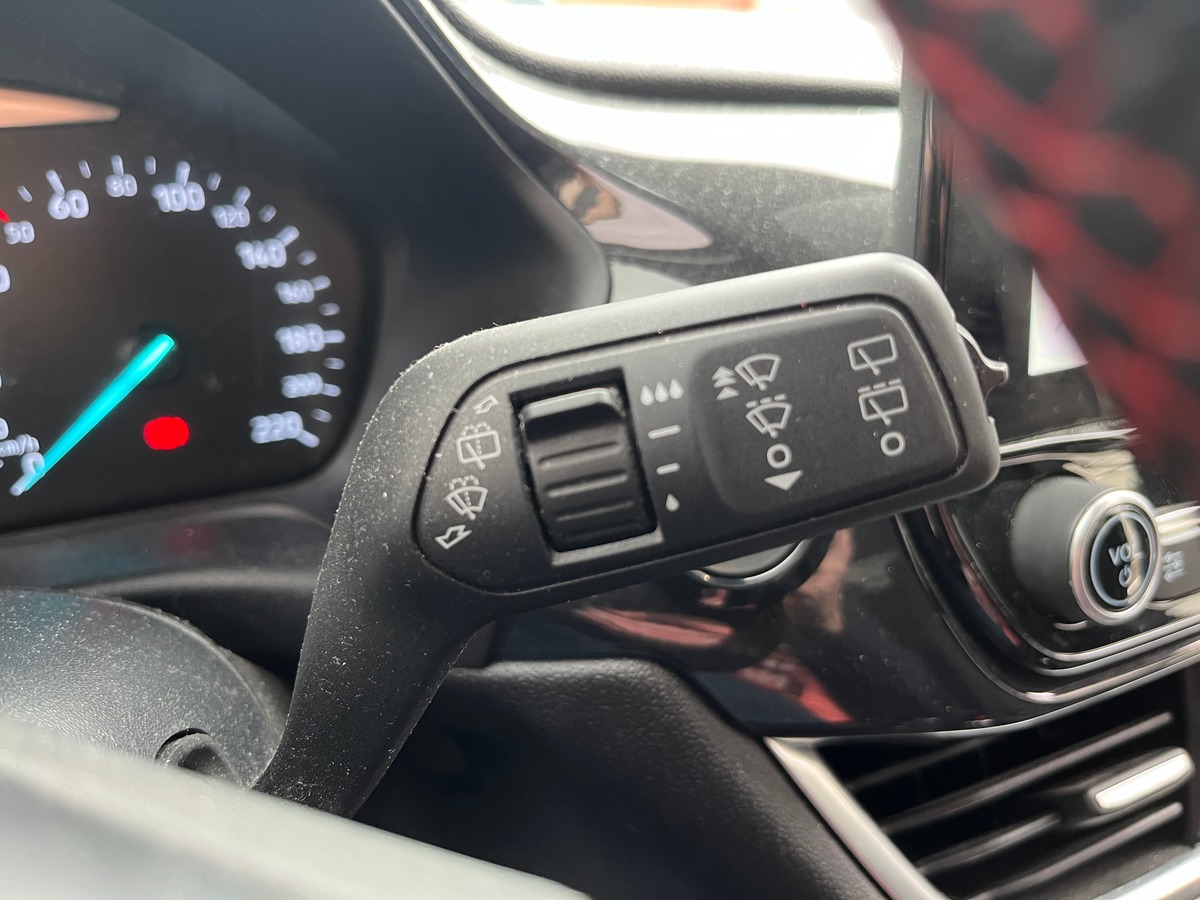 Ford Fiesta 1.0 ECOBOOST MHEV 125ch ST-LINE X, SUIVI FORD, CHARGEUR A INDUCTION, CARPLAY, REGULATEUR