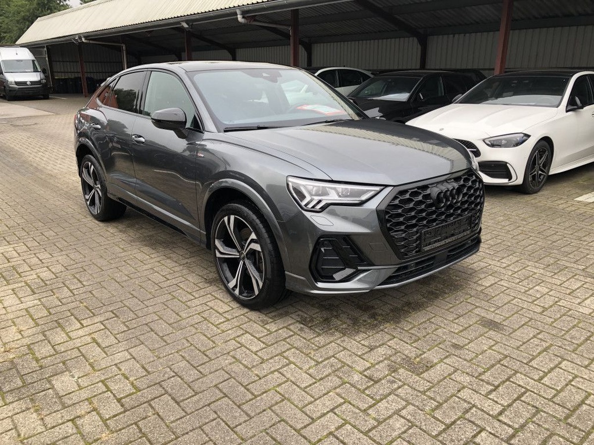 Audi Q3 Sportback 45 TFSI e 245ch S line S tronic 6/Toit ouvrant/Attelage/Feux matriciels/Caméra