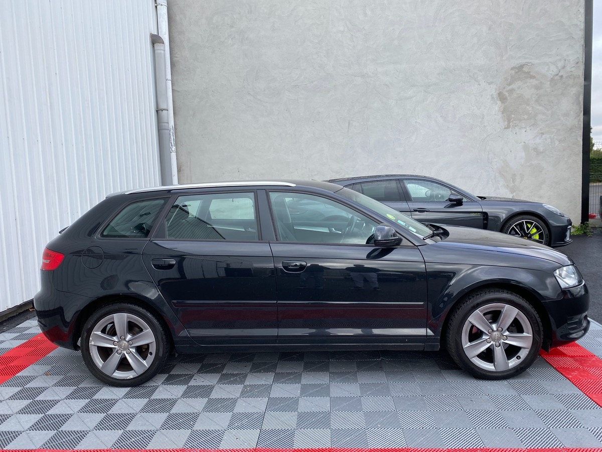 Audi A3 Sportback 1.6 tdi 105 AMBITION i