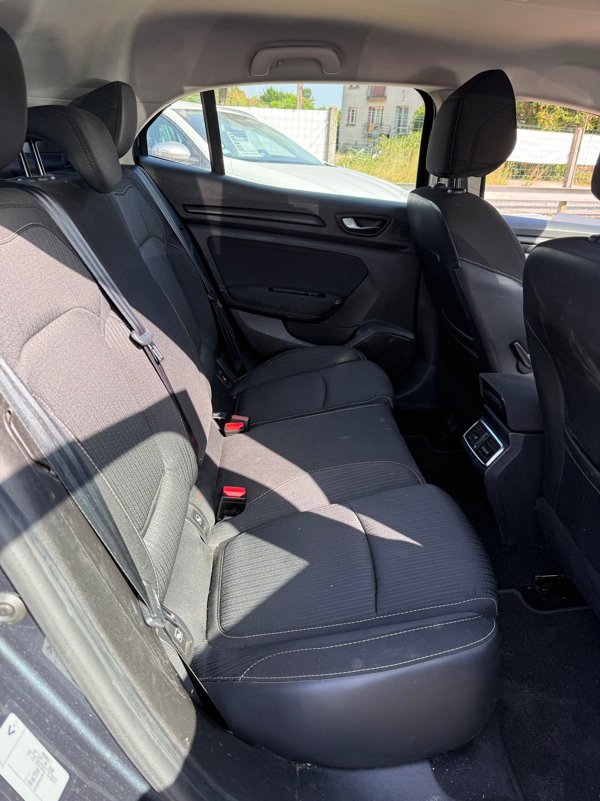 RENAULT Megane IV 4 1.5 dci 115 Chx EDC BOITE AUTOMATIQUE CLIM REGULATEUR 170 600 Kms