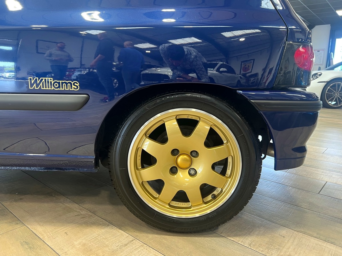 RENAULT Clio WILLIAMS II 2.0 150 + TOIT OUVRANT