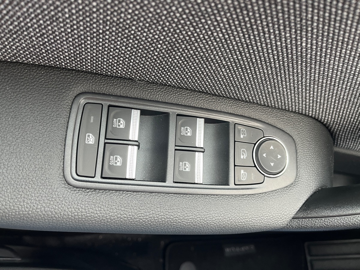 RENAULT Captur TECHNO E-TECH FULL HYBRID 145