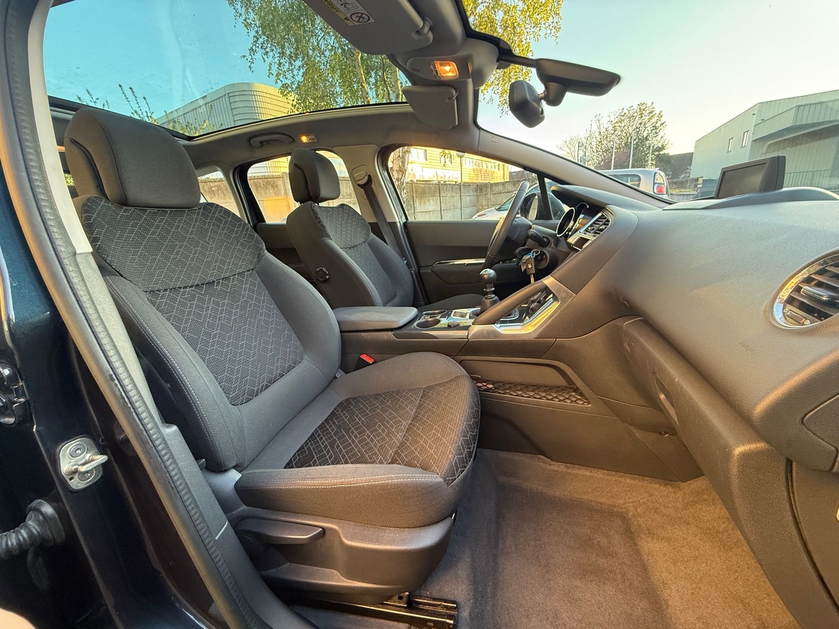 Peugeot 3008 1.6 HDI 115 CV allure en 4XCBL