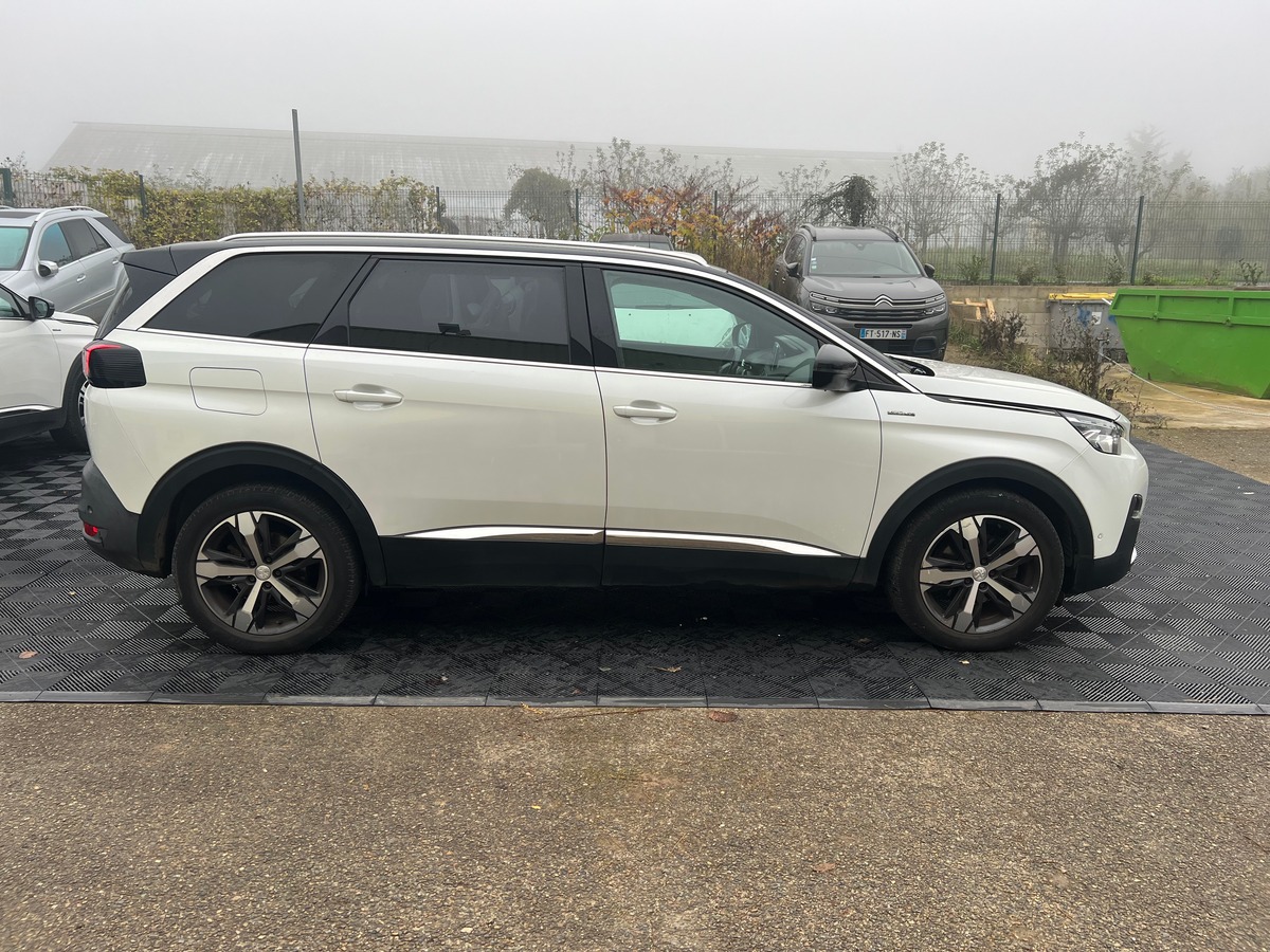 Peugeot 5008 1.6 BlueHDi BOITE AUTO - 7 PLACES - ENTRETIEN COMPLET - CAMERA DE RECUL - MOTEUR FIABLE