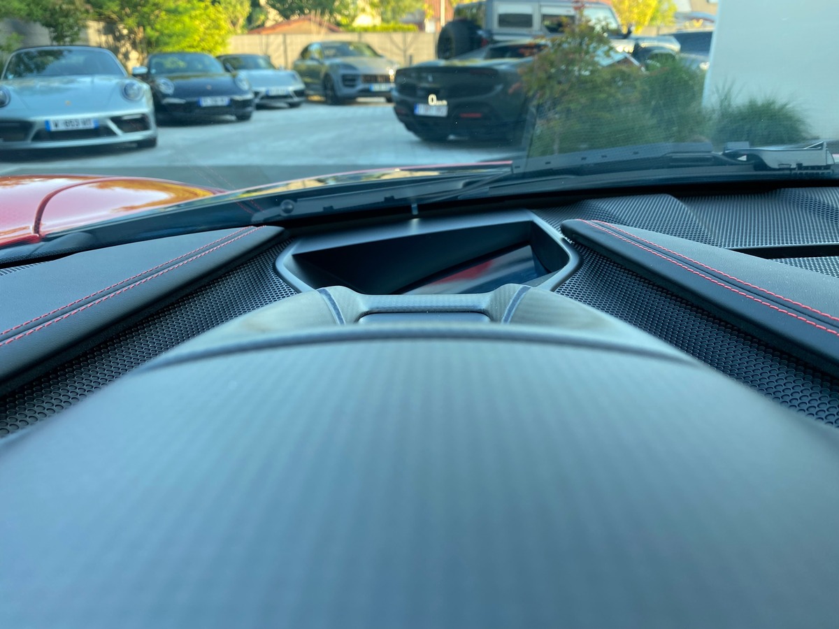 Ferrari SF90 SPIDER / TVA / 1ERE MAIN / 300 KMS