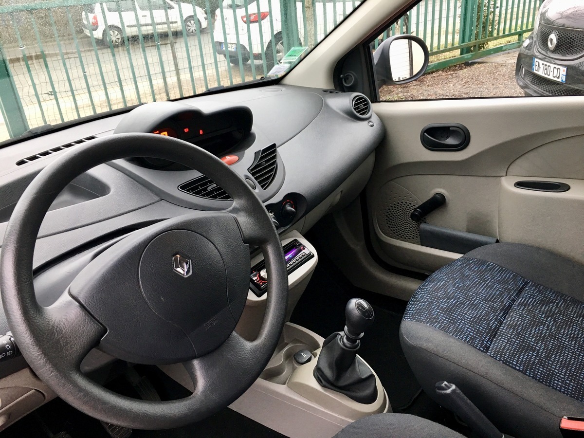 RENAULT Twingo 2 1.2 60 1main/carnet OK jj