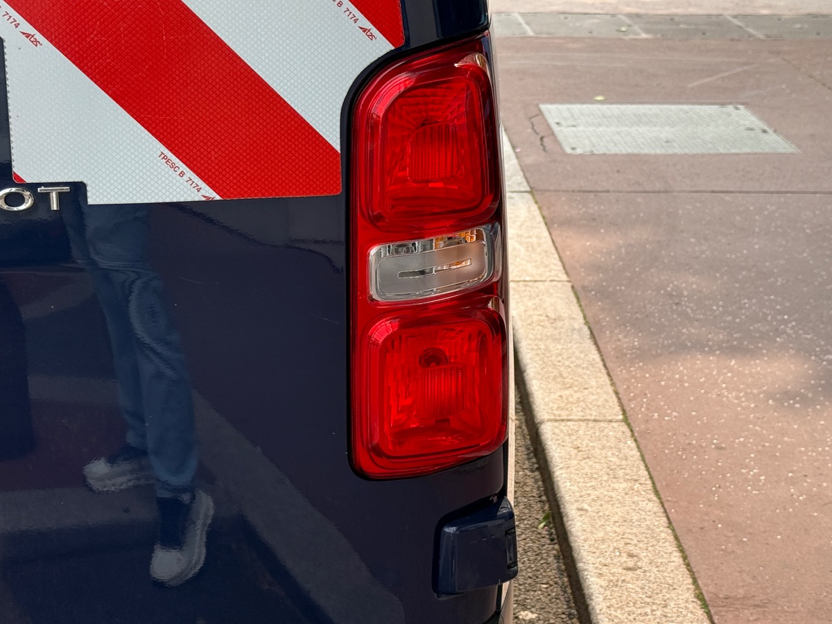 Peugeot Expert III 2.0 BLUEHDI 120 S&S STANDARD