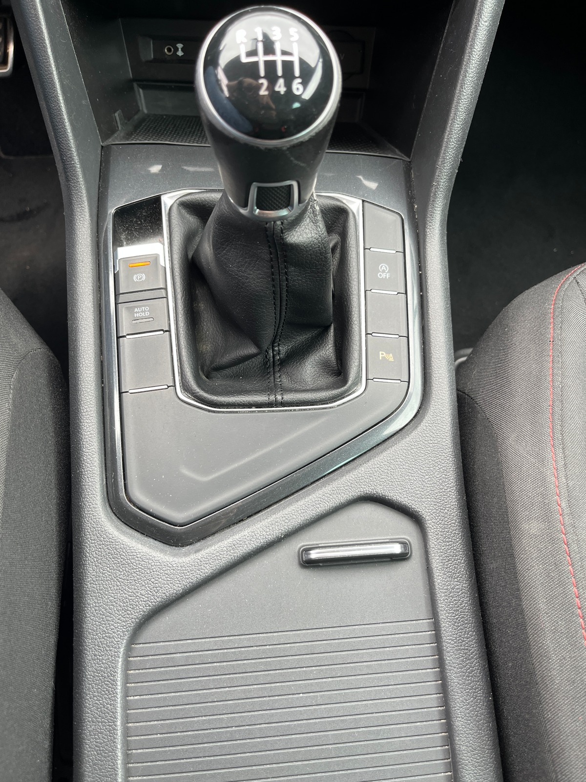 Volkswagen Tiguan 1.4 TSI 125ch SOUND, SUIVI COMPLET VW, ATTELAGE, REG ADAPTATIF, RADAR