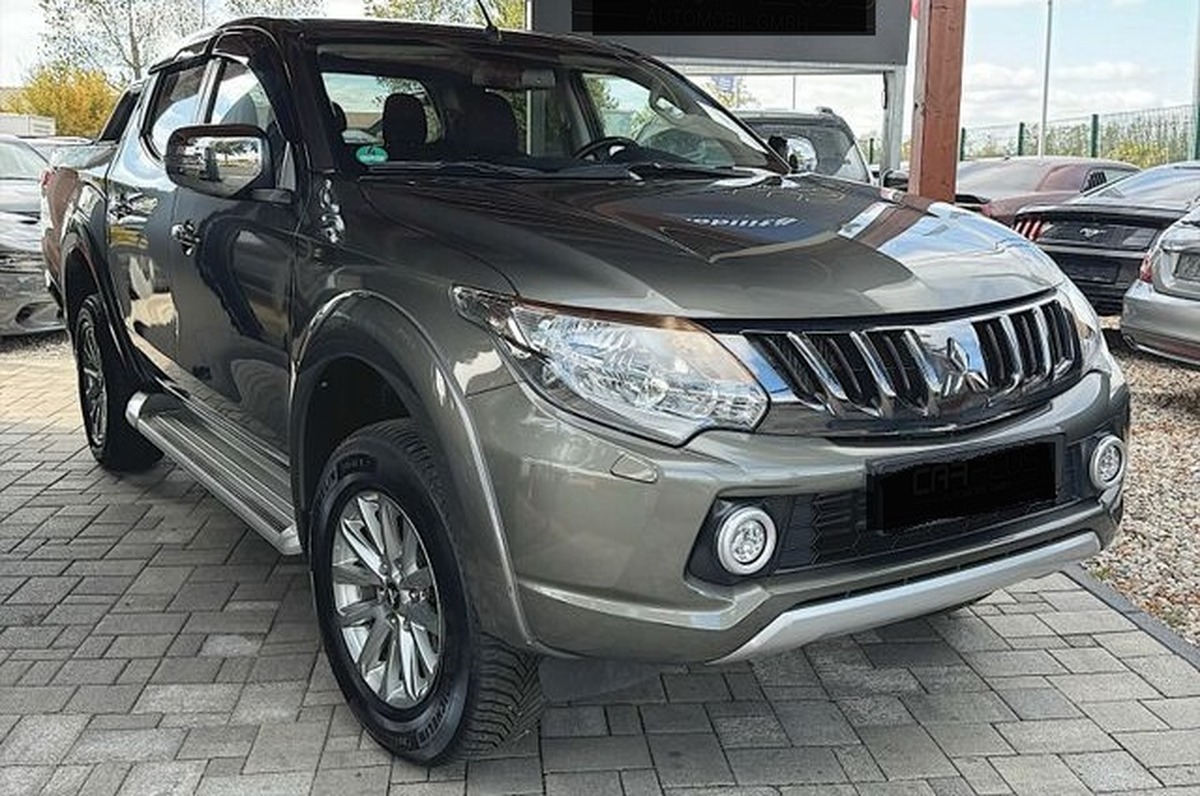 Mitsubishi L200 Mitsubishi L200 Plus Double Cab 4WD .