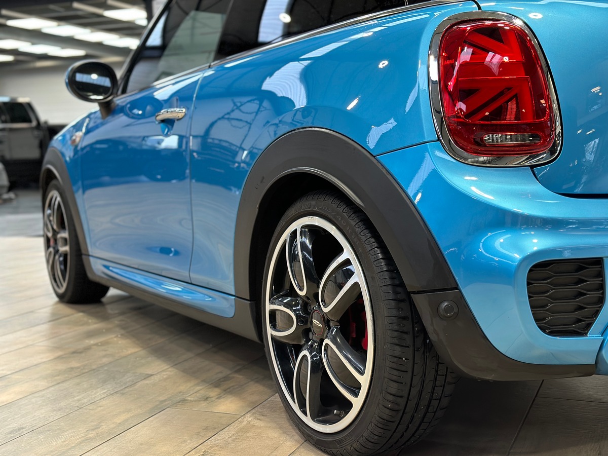 Mini Mini 3 (F56) 3 Portes JCW 2.0 231 cv Boîte auto John Cooper Works