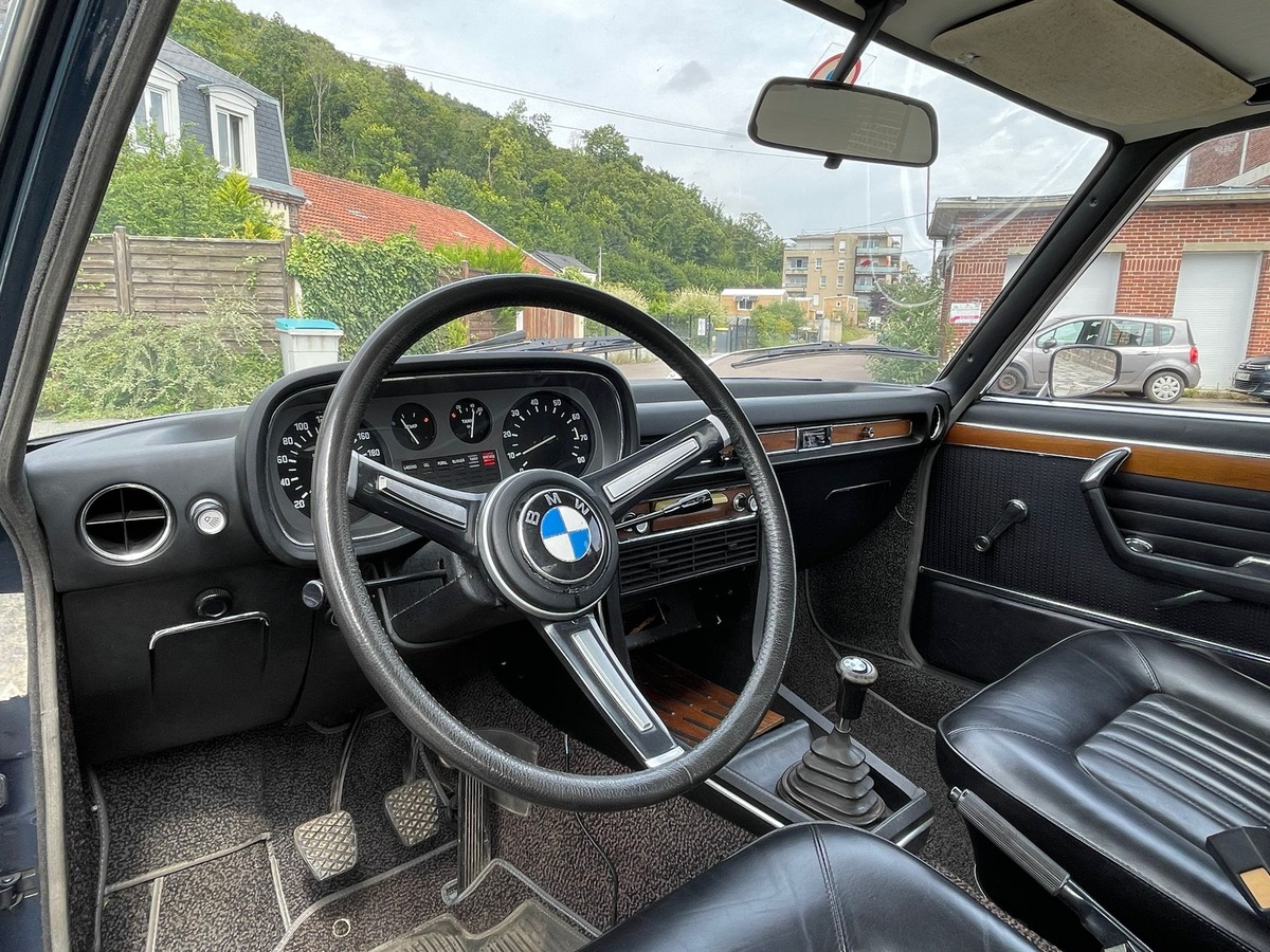 Bmw 3.0 si 1973 4 PORTES, BOITE 5 VITESSES, SELLERIE NEUVE