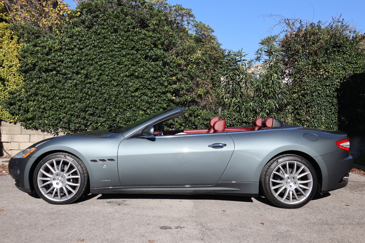 Maserati GranCabrio 4.7 V8 440 cv  - Sort d'entretien  - BVA